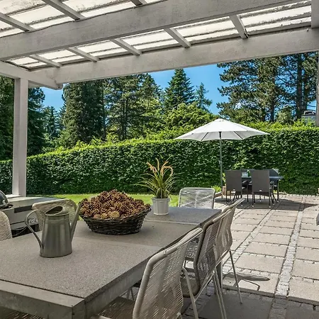 3 Bedroom Amazing In Hornbaek