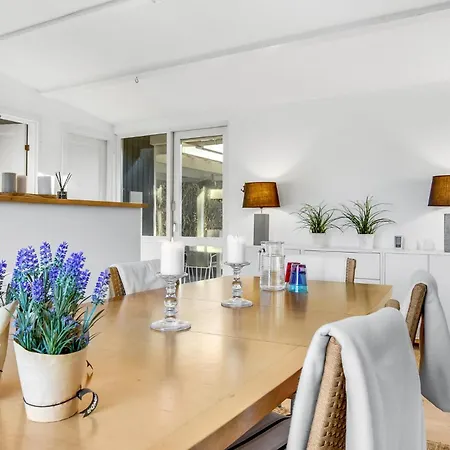 3 Bedroom Amazing In Feriehus Hornbæk