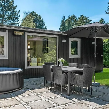 3 Bedroom Amazing In Feriehus Hornbæk